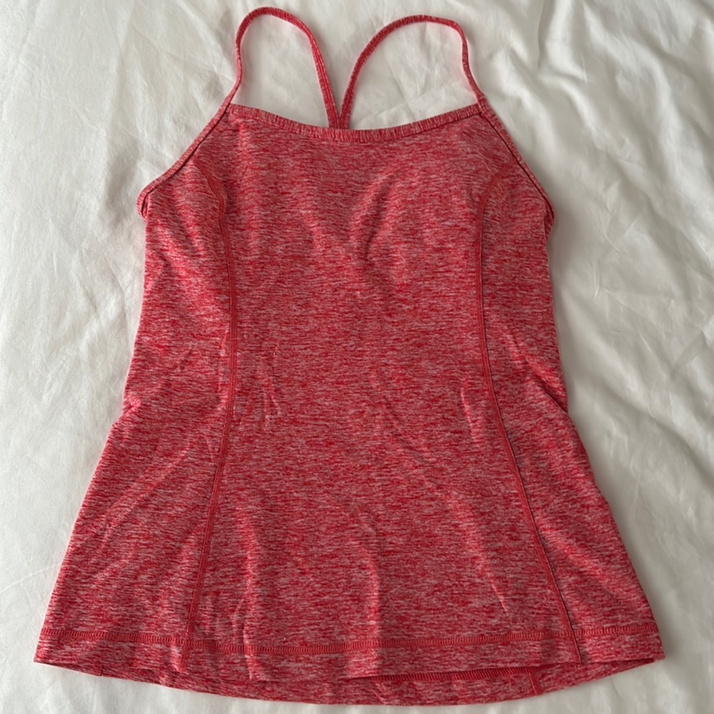 UNDER ARMOUR PADDED WORKOUT TOP